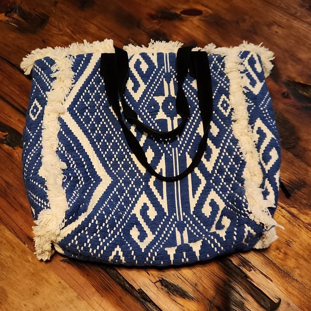 Soft Surroundings Ziggurat Carpet Bag woven carryall tote